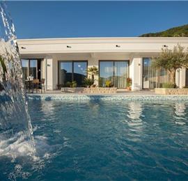 3 bedroom villa with pool in Prijevor, Budva, sleeps 6
